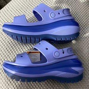 Crocs mega crush in moon jelly